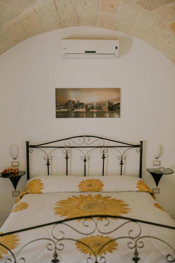 Le Camporelle In Citta Bed & Breakfast Lecce Exterior photo