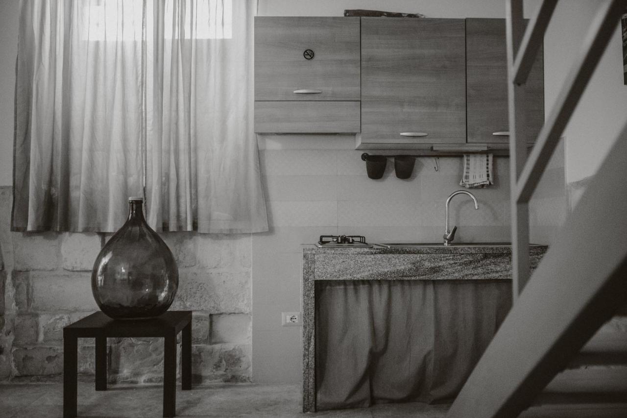 Le Camporelle In Citta Bed & Breakfast Lecce Exterior photo